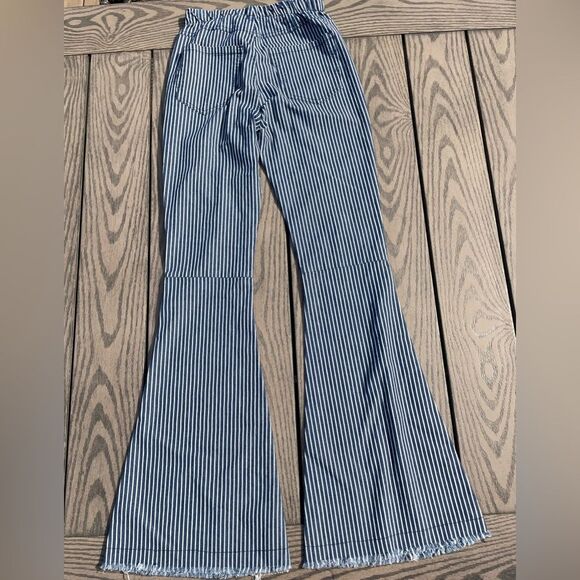 Altar’d State Size Small Pinstriped Flare Bellbottom Pull-on Jeans White & Blue - Picture 3 of 9